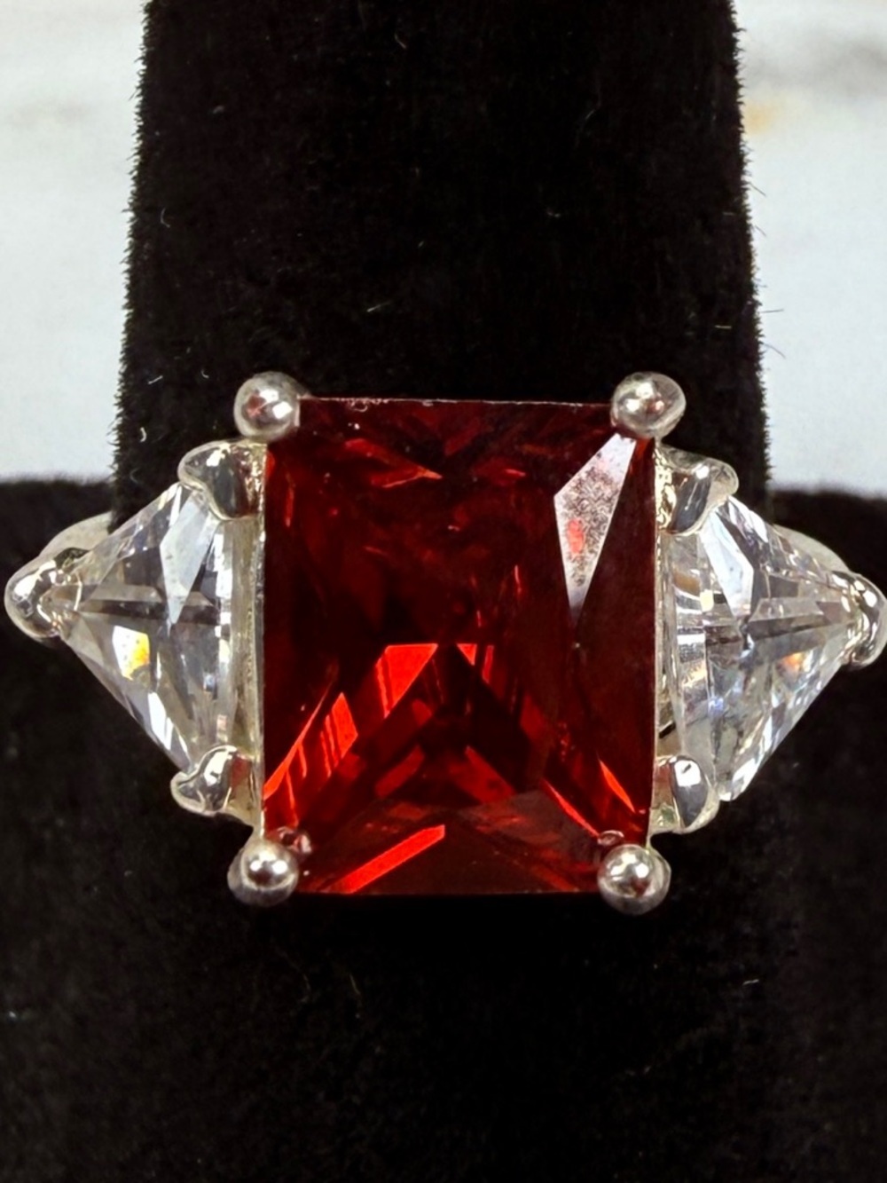 Beautiful Silvertone red bling size 5 1/2 costume ring